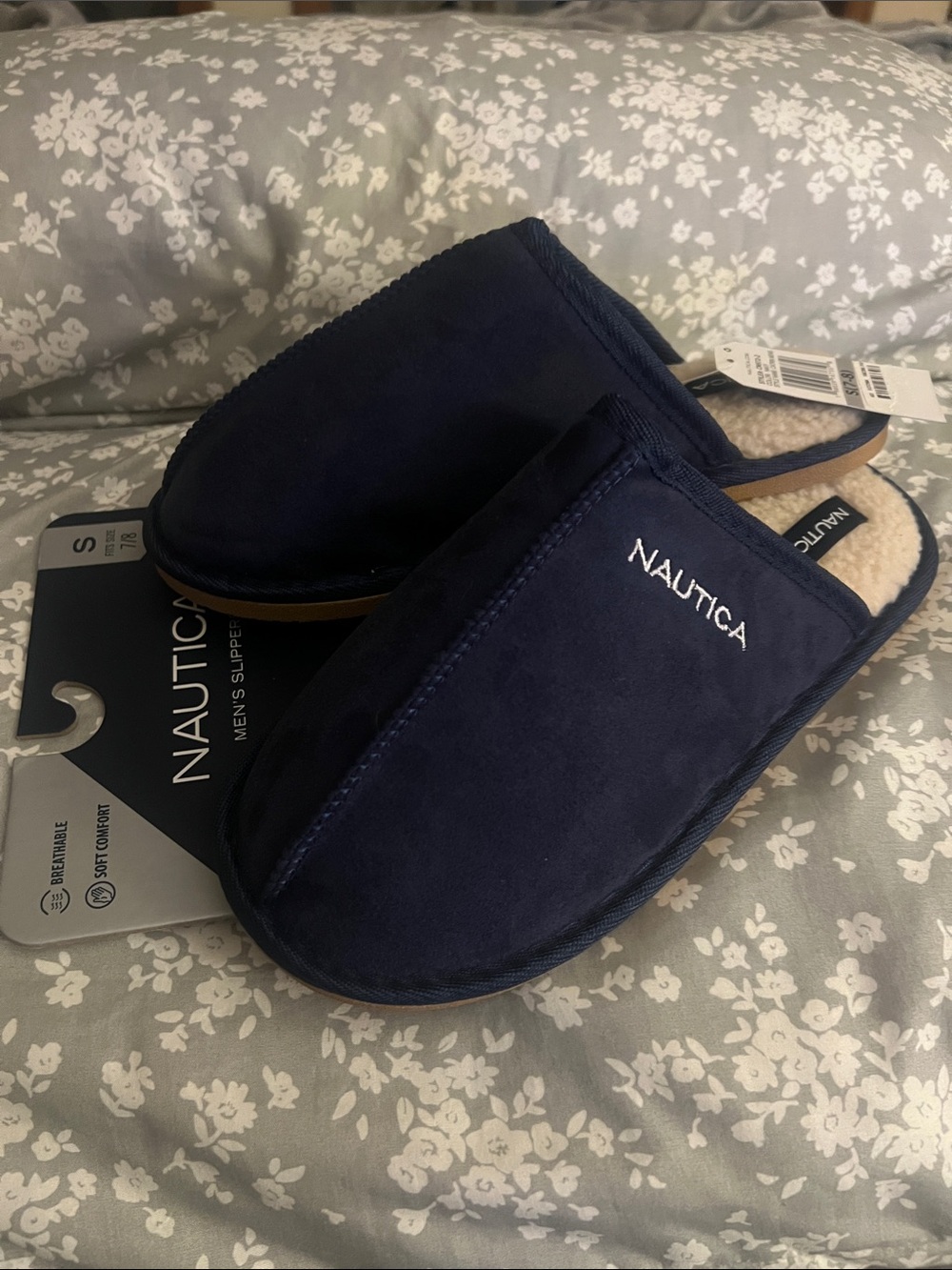 Nautica Navy Blue Men’s Small 7/8 Faux Fur Slippers, women 8.5-9.5, new in pkg.